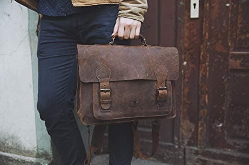 Cartable étudiant avec système interchangeable de port : à bretelles ou bandoulière