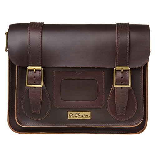 Frais et stylé, le cartable en cuir marron brown pour femme de chez Dr Martens pour un look étudiante Yummi Yummi !