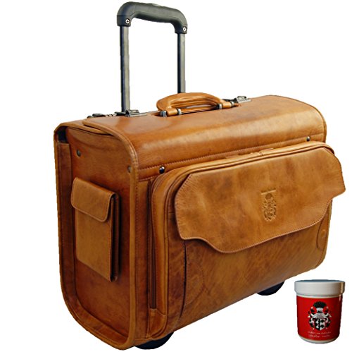 Valise pilote au look rétro et intemporel avec son cuir Cognac et ses poches latérales. Design intelligent signé  le Baron de Maltzahn, un vrai régal pour tous les professionnels qui voyagent. Environ 400€.