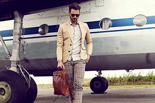 Sac à dos homme en cuir ce chez Time Résistance Smarty, porté à la main le sac à dos pour homme en cuir de chez Time Résistance