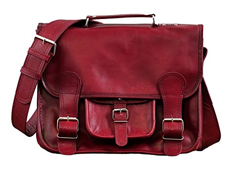 Cartable M, look Vintage affirmé avec sa poche avant à boucle, de taille moyenne, pouvant contenir un ordinateur 13 pouces, cuir souple de buffle, cuir rouge foncé Bordeaux, idéal comme sac de cours de lycéenne, étudiante, jeune femme ou enseignante.