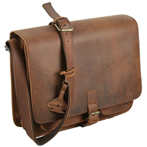 Fermoirs tuck et coutures de qualité pour ce cartable cuir XXL à 2 soufflets, Greenburry. Cartable cuir cognac pour enseignants avec bandoulière amovible à épaulette cuir. Poches sur la devanture du cartable cuir asymétriques. Cartable cuir rétro style écolier favori des profs chargés. Cartable à 2 soufflets marron. .