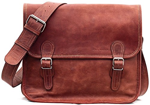 La sacoche en cuir souple vintage homme ou sacoche en cuir souple vintage femme Paul et Marius, sacoche cuir taille M, 35 x 12 x 28 cm, cuir fleur de buffle corrigée, fermetures extérieures à boucle, sacoche en cuir idéale comme sac de cours ou sac de travail ou encore comme grand sac à main mixte. Organisation intérieure bien compartimentée.Moins de 80 euros.